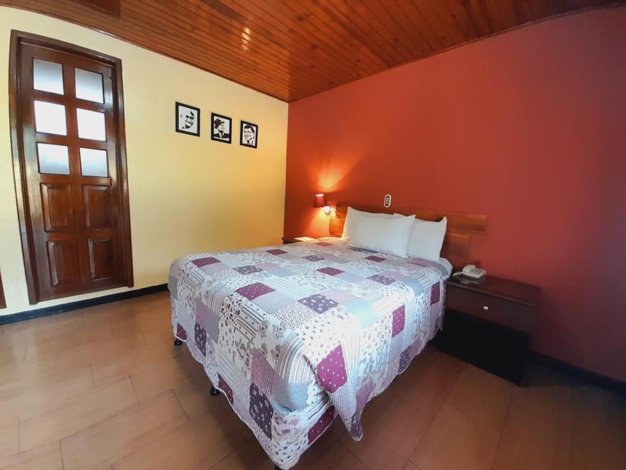 Hotel Y Restaurante Villa Esmeralda Quetzaltenango Exteriör bild
