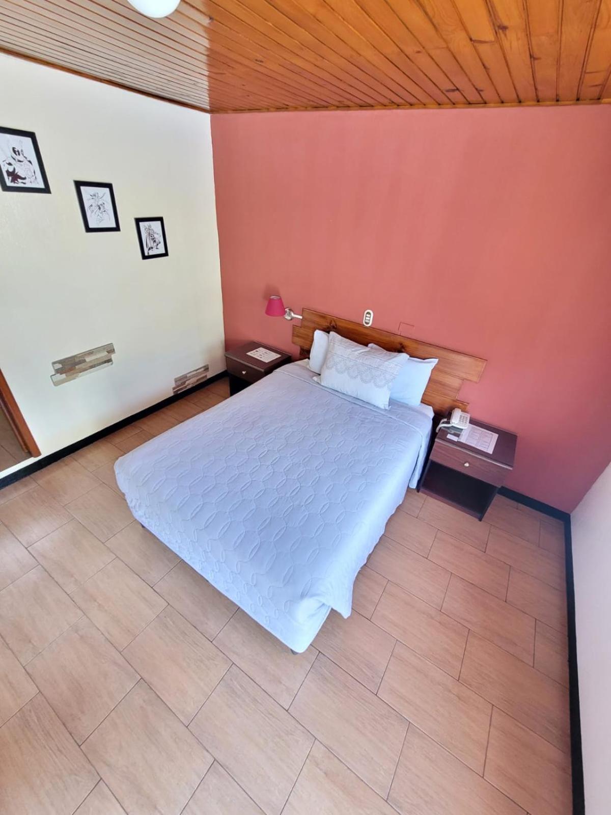 Hotel Y Restaurante Villa Esmeralda Quetzaltenango Exteriör bild